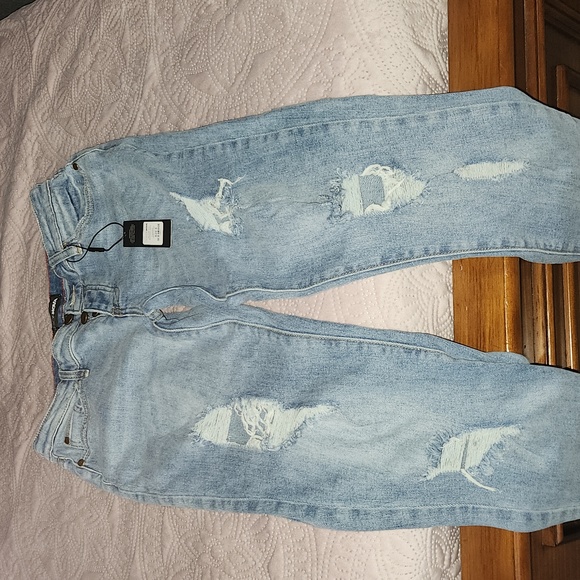 Jeans - Picture 1 of 4